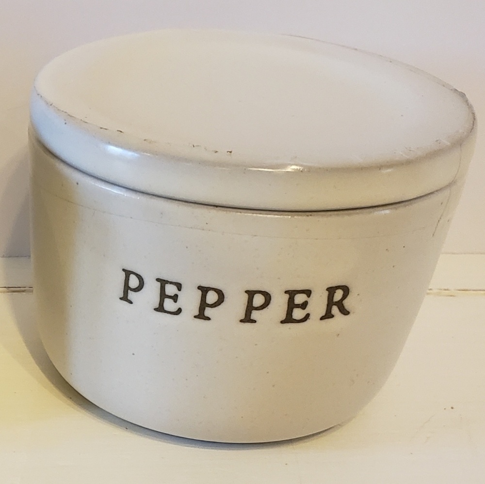 Hearth and Hand by Magnolia Pepper Cellar